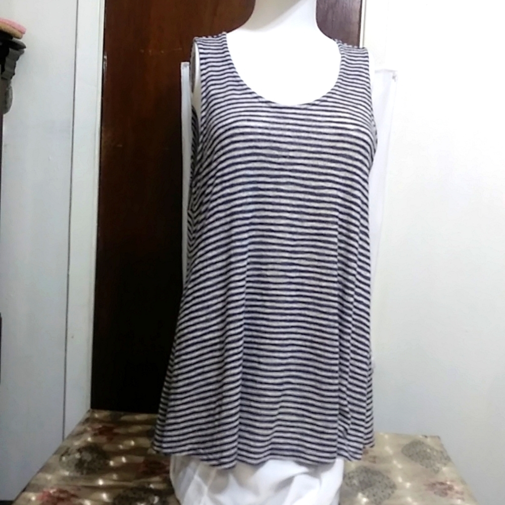 W 5 High Low Sleeveless Blouse